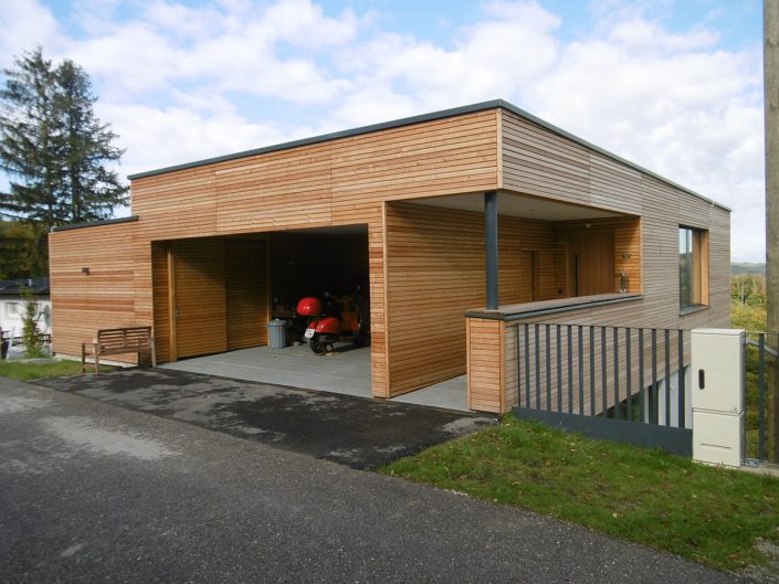 Neubau Einfamilienhaus – Eingangsbereich mit Garage